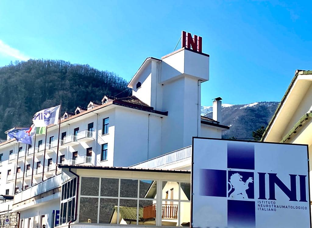 Ini Canistro, primari ortopedici spagnoli a lezione sulla nuova protesi d’anca