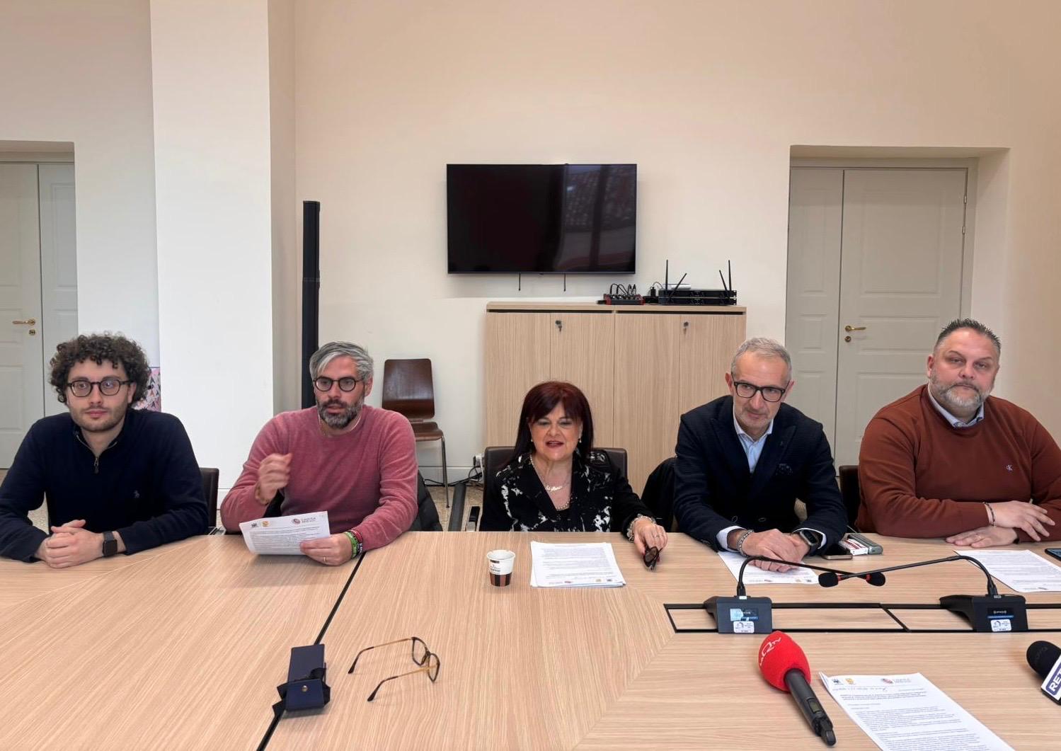 Sicurezza urbana, il centrosinistra rilancia un “Patto per L’Aquila”