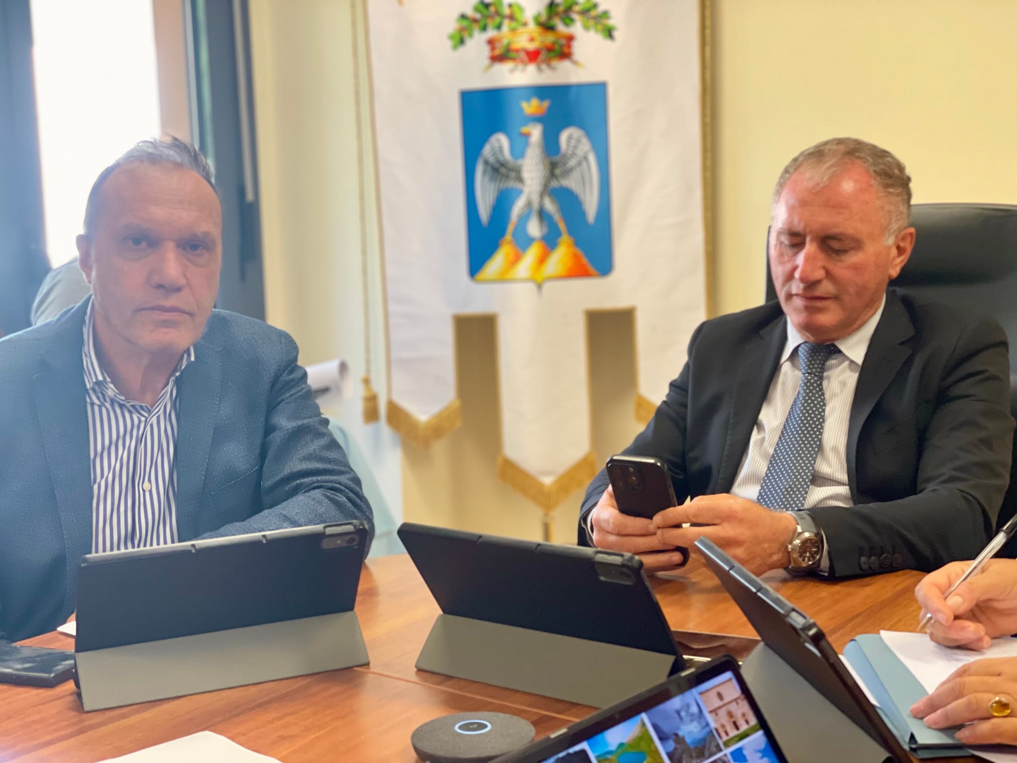 Provincia dell'Aquila, quasi 6 milioni al comprensorio: fondi per scuole, strade e corsi d'acqua