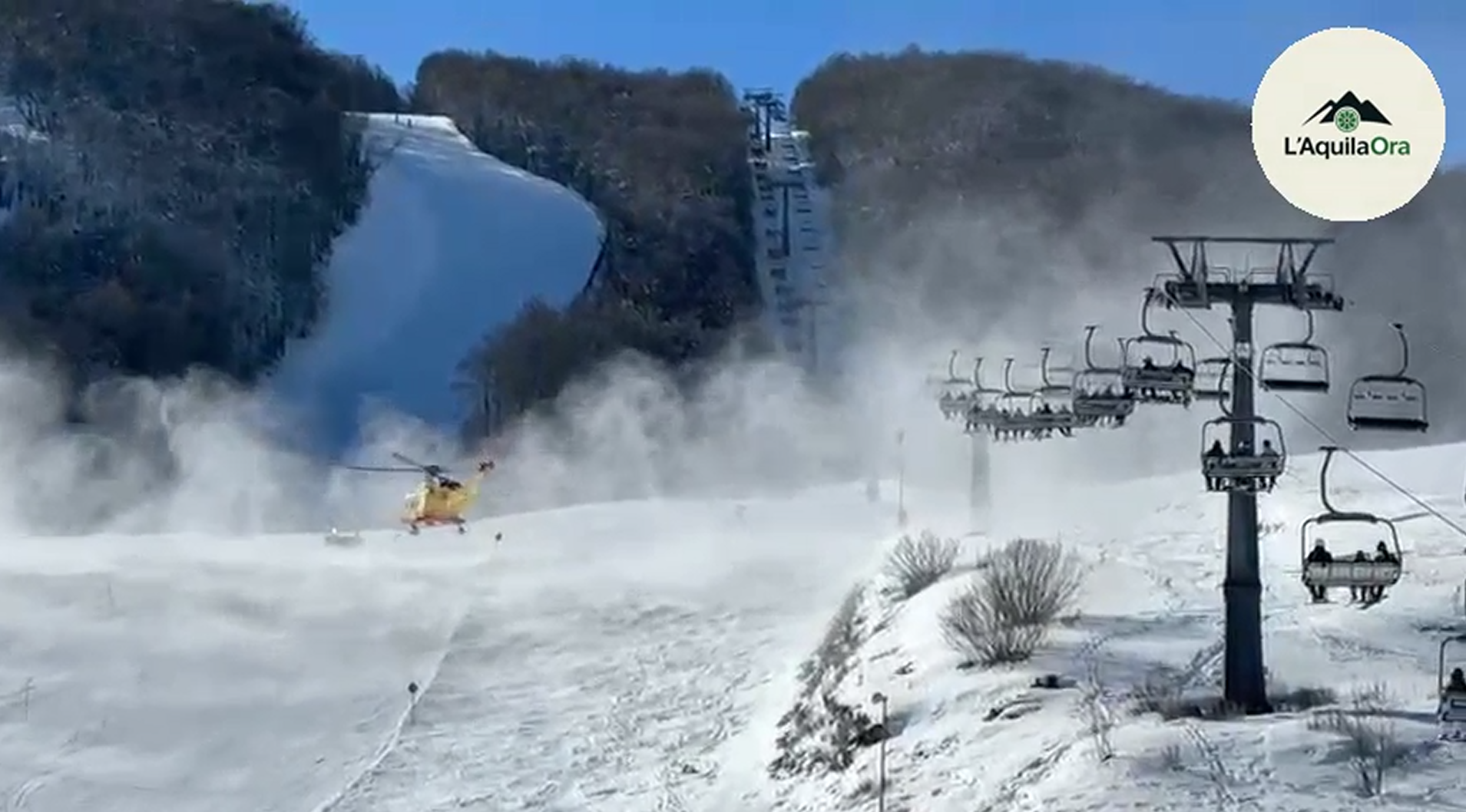 Campo Felice, bambina cade dalla seggiovia: il video del recupero in elicottero del 118