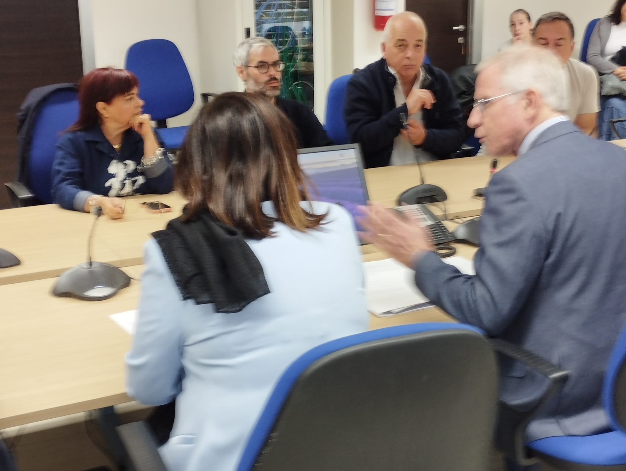 Refezione scolastica, tavolo in Prefettura: primi impegni su sicurezza e reddito degli addetti